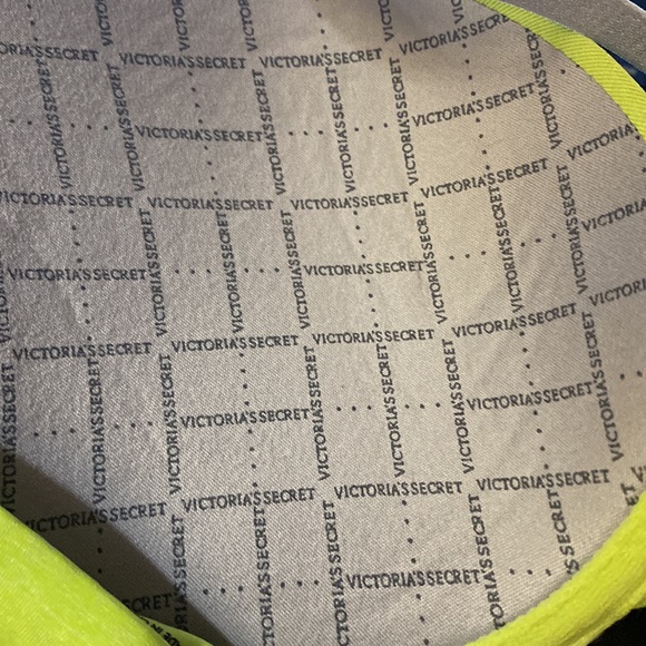 Victoria's Secret Perfect Shape Padded Neon Green-Yellow Underwire Bra 36B VGC - Picture 4 of 5